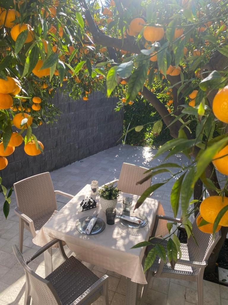 Casa Vacanza Il Mandarino Viagrande Exterior foto
